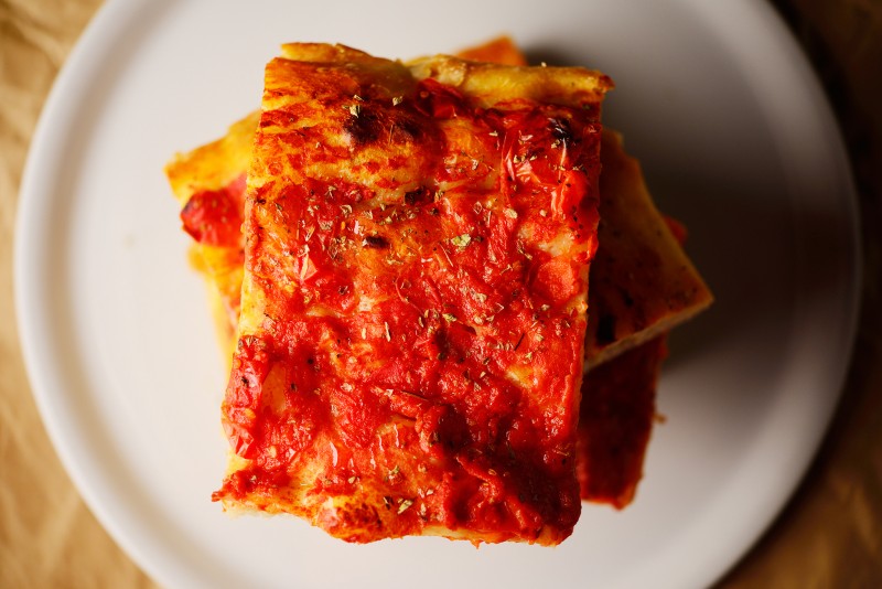 pizza in teglia fetta 2