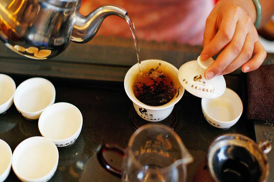 Da Hong Pao: il tè più caro del mondo costa 9000 € alla tazza