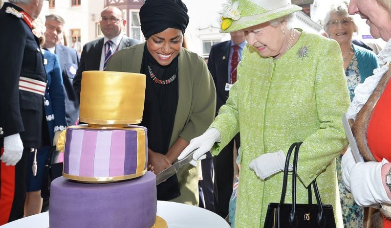 torta 90 anni regina elisabetta
