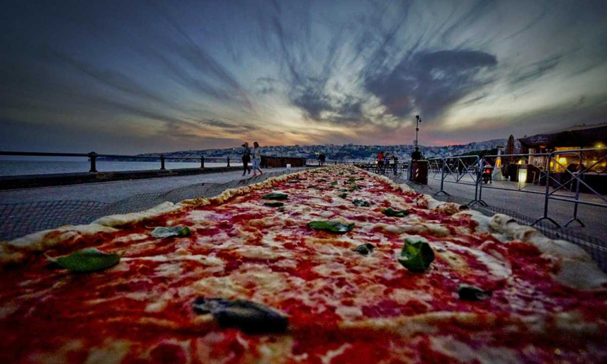 Pizza più lunga del mondo: record o spreco inutile?