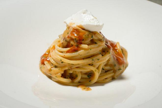 Km0 - Catania - Spaghettone con i ricci e ricotta di bufala
