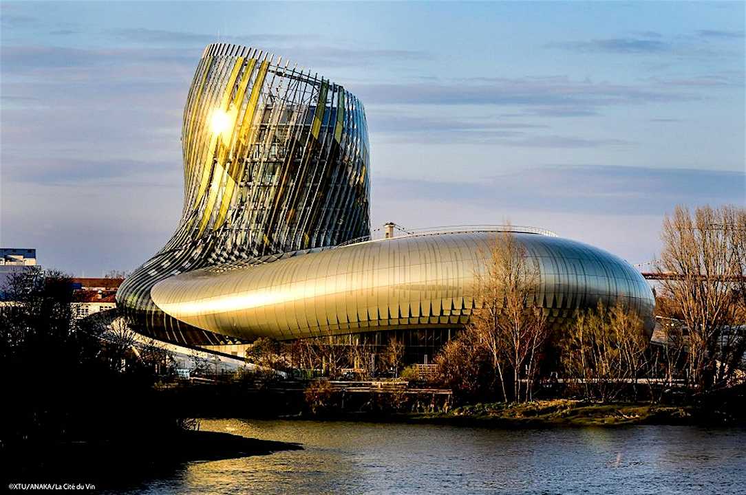 La Cité du Vin, costata 81 milioni di euro, apre a Bordeaux