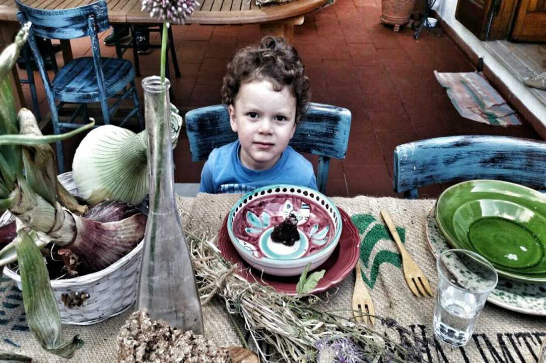 Niente supermercato: Ulisse, il bimbo svezzato barattando prodotti bio