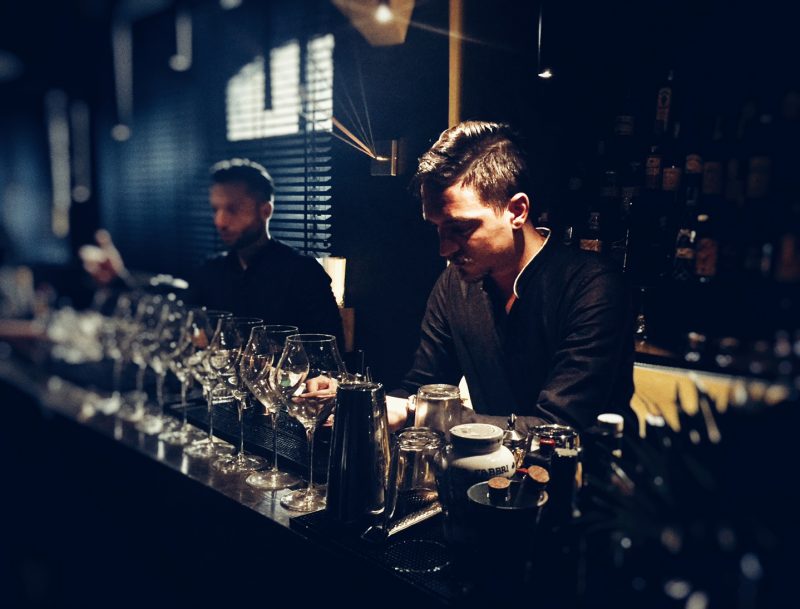 Yugo, Roma, Bar