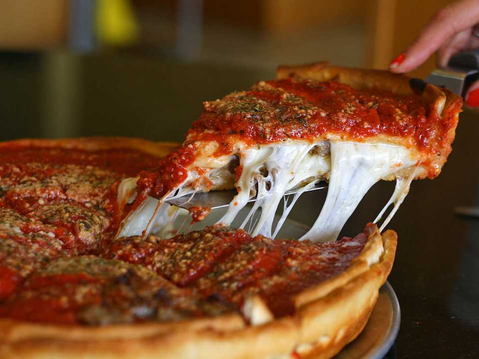 Pizza americana: 11 stili autentici USA in ossequio a Chicago capitale mondiale della tonda