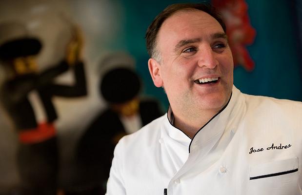 Lo chef José Andrés riceve il Julia Child Award e lo dedica agli immigrati