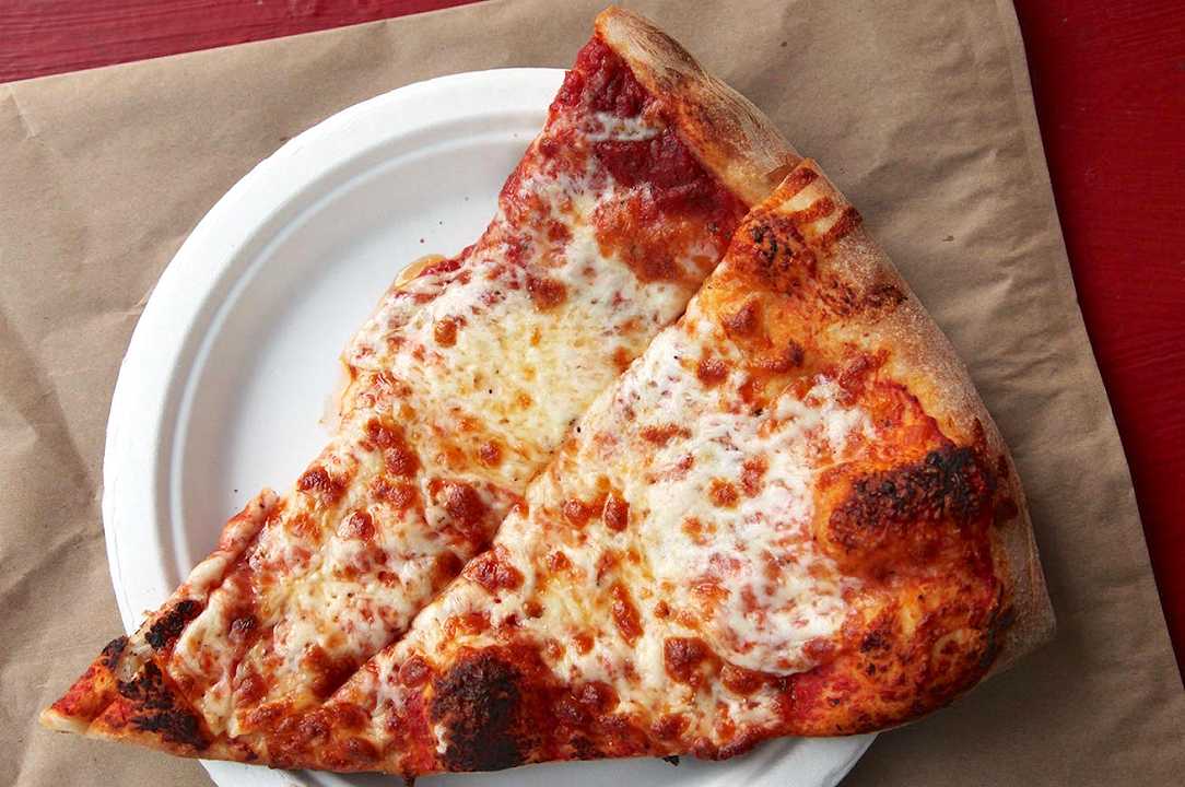 Che c’entrano gli italiani? La pizza è un tipico piatto newyorchese