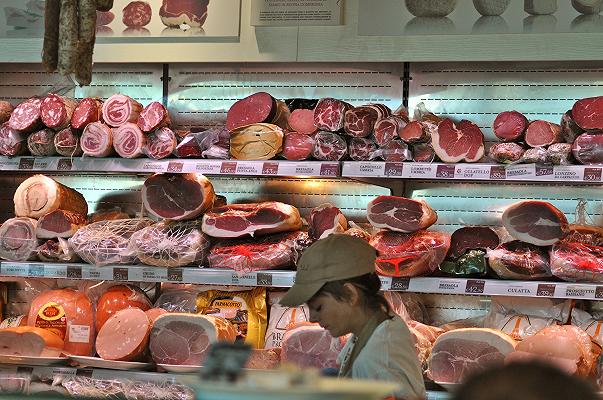 Emilia-Romagna, salumi spacciati per DOP: maxi sequestro da 50 mila euro