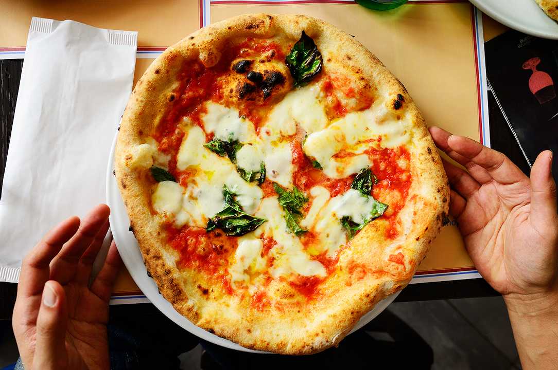 Perché tutelare la pizza napoletana, se la migliore si mangia nel Connecticut?