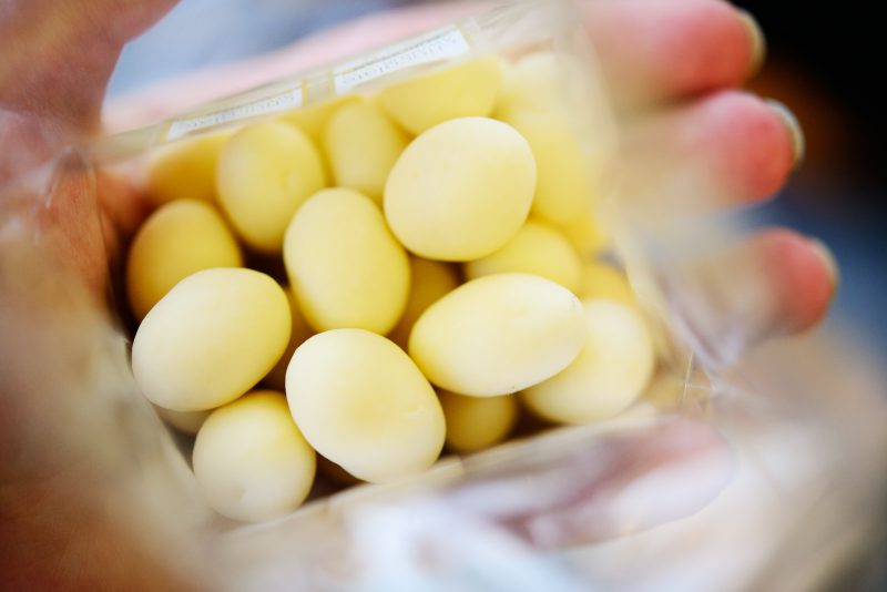 pistacchio-pralinato-cioccolato-bianco-polvere-di-arancia-e-sale-marino-pistocchi