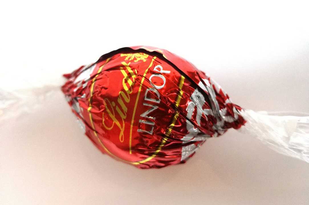 Lindt vende meno cioccolatini “per colpa della crisi della logistica”
