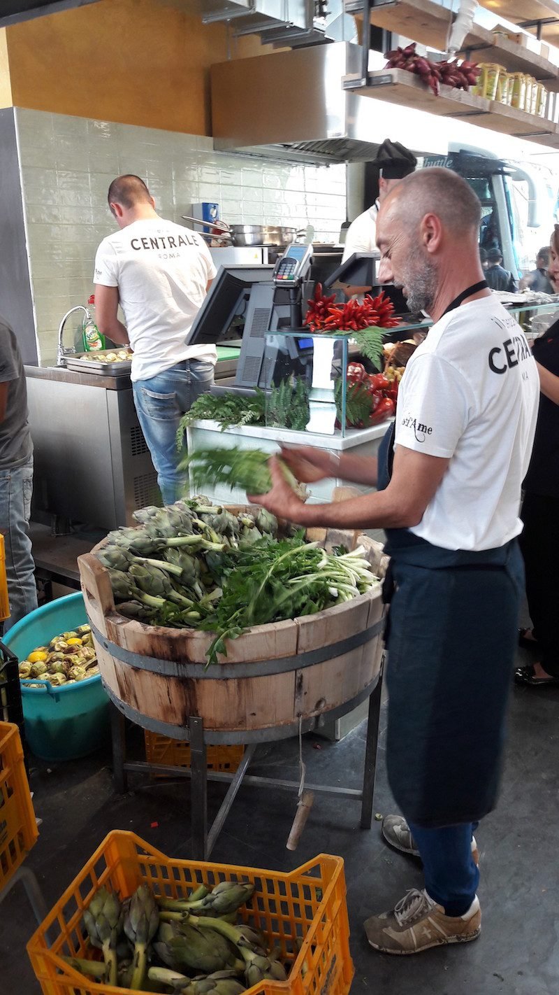 mercato centrale roma, carciofi e funghi