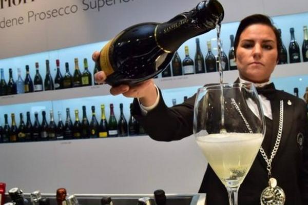 Prosecco: il vino italiano più bevuto all’estero