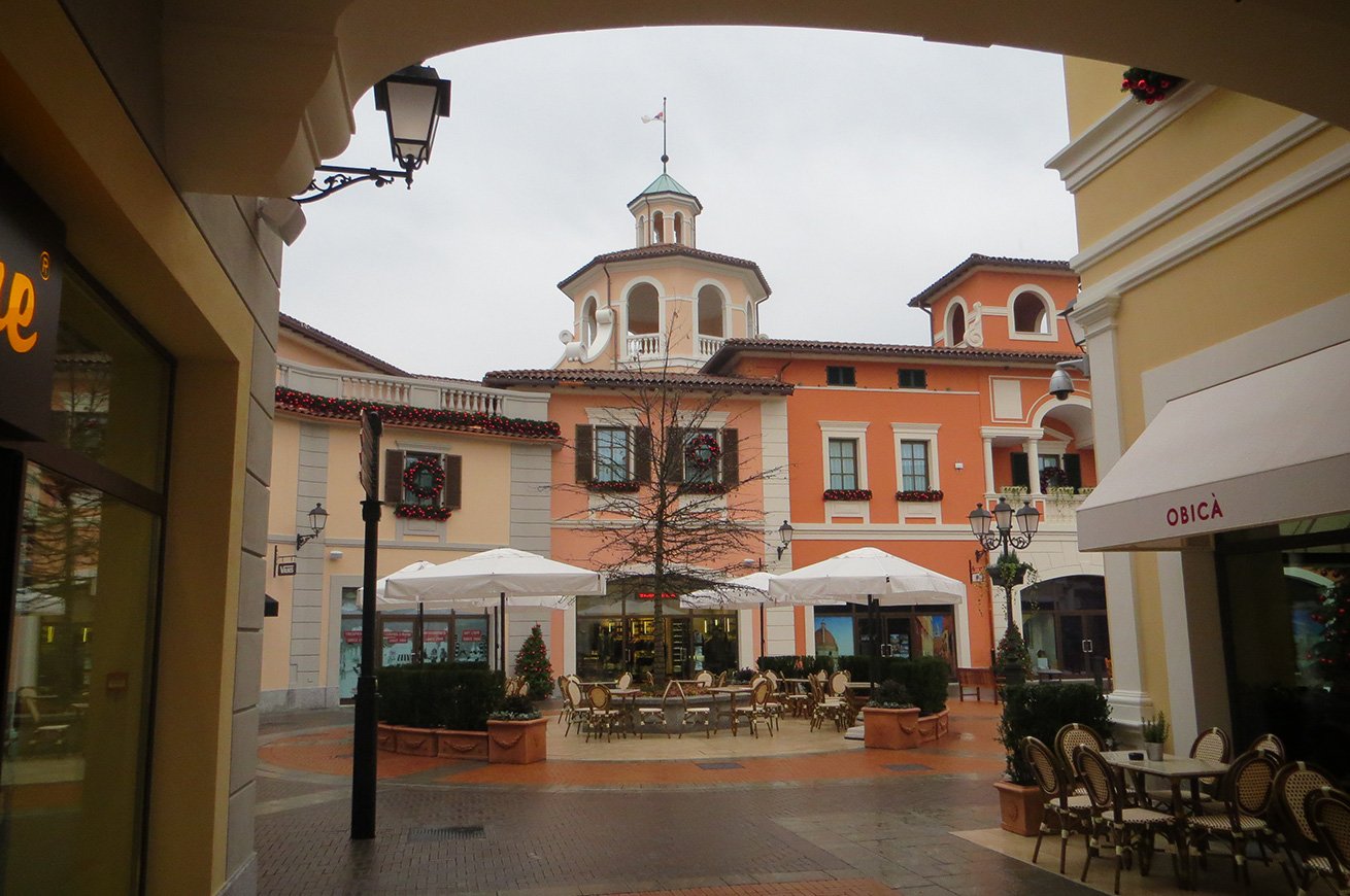 Serravalle карта магазинов