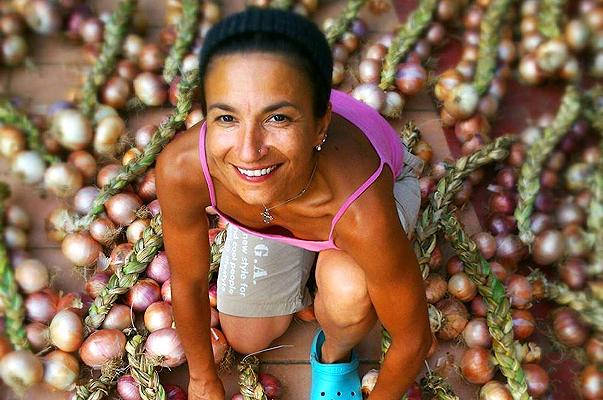 Le cipolle di Alife hanno aiutato questa donna a svoltare nella vita