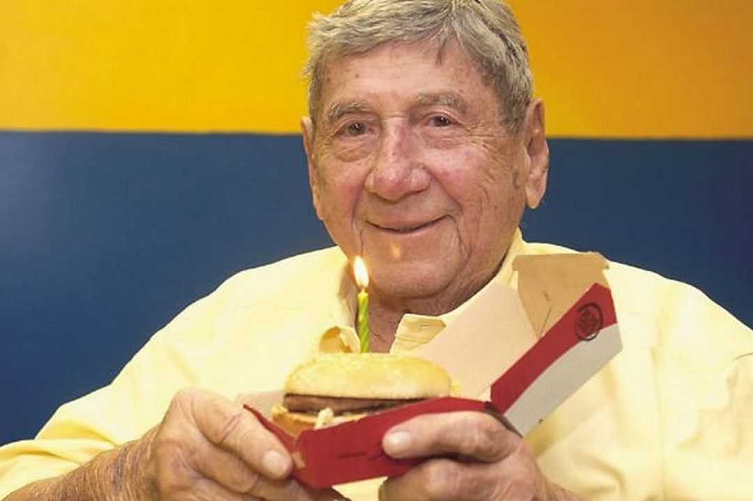 Muore a 98 anni l’inventore del Big Mac, forse ne ha mangiati pochi