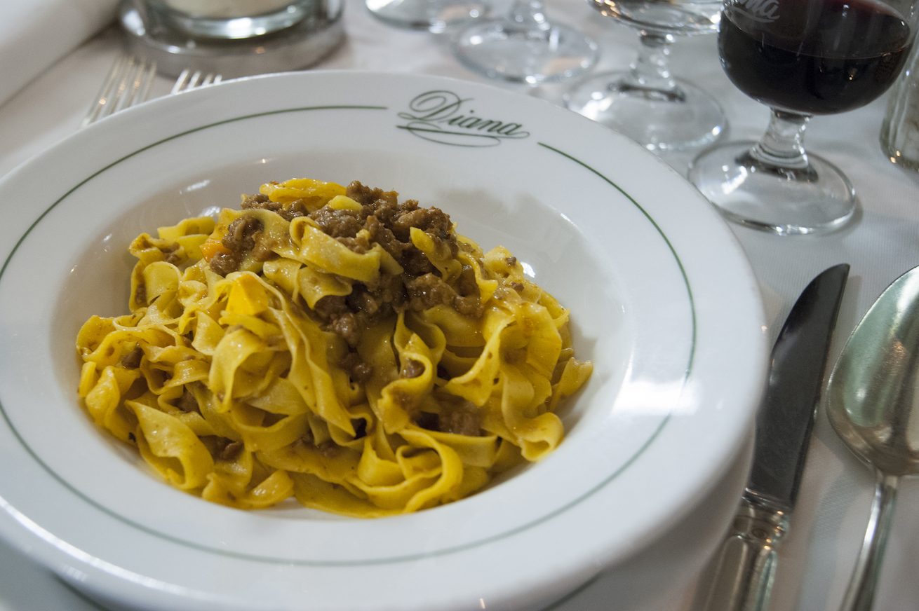 Le Trattorie Bologna Per Le Tagliatelle Al Ragù