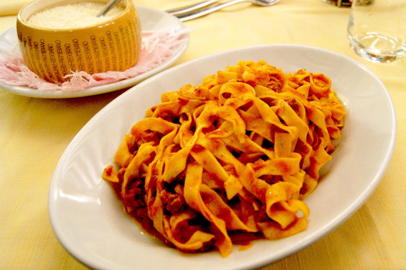 Le Trattorie Bologna Per Le Tagliatelle Al Ragù