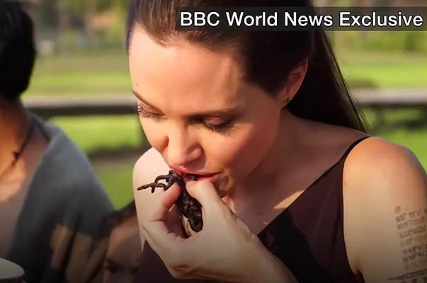 Riuscirà Angelina Jolie a farvi mangiare ragni e insetti?