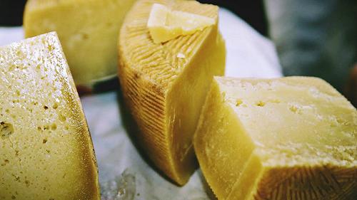 Una giuria di bambini per i formaggi a latte crudo: la brillante iniziativa da Picinisco