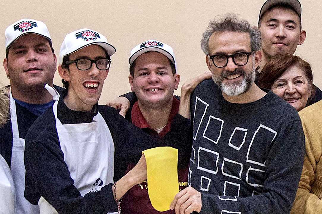 Massimo Bottura presenta Il Tortellante, laboratorio di pasta per ragazzi autistici