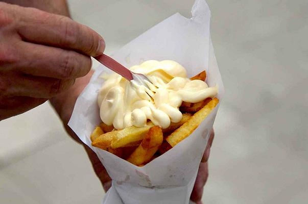 Perché la UE ha chiesto ai belgi di bollire le loro famose patatine prima di friggerle