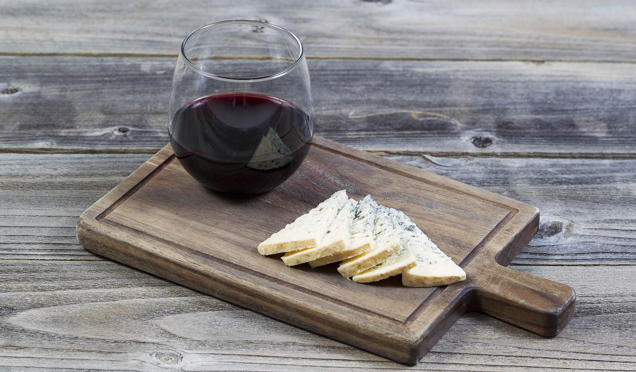 vino rosso e formaggio