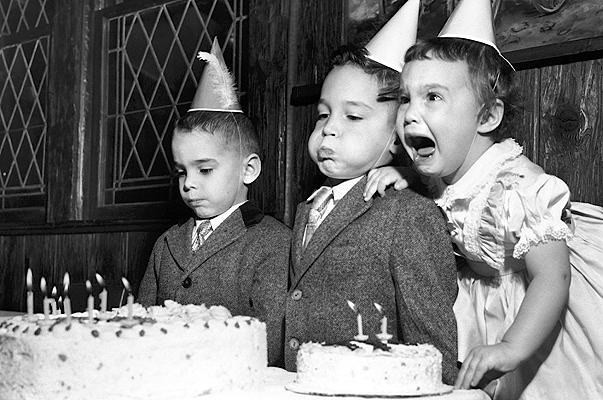 Soffiare sulle candeline aumenta i batteri della torta di compleanno del 1400 percento