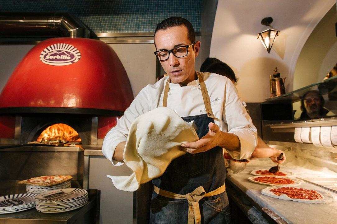 Gino Sorbillo: “Chiuderò 4 pizzerie per il Coronavirus”