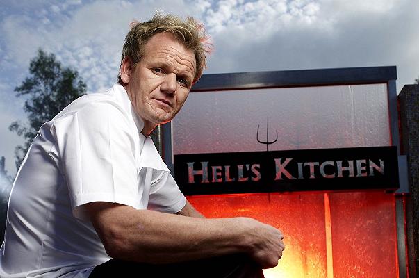 Gordon Ramsay lascia a casa 500 dipendenti per il Coronavirus, pioggia di critiche social