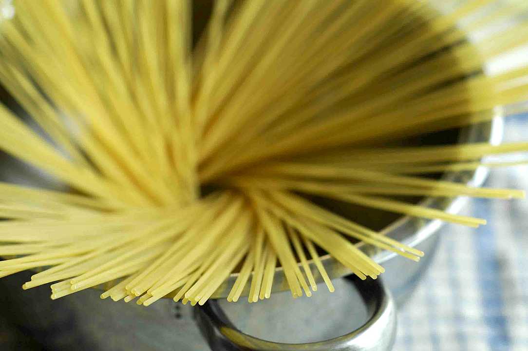 Cosa dicono della cucina italiana le americane che hanno cotto gli spaghetti senz’acqua