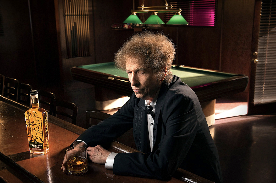 Bob Dylan lancia il suo whisky e lo chiama “Heaven’s Door”