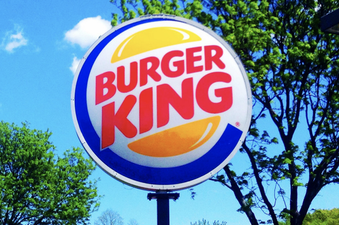 Burger king, poliziotto riceve panino con maiale disegnato: recensione negativa