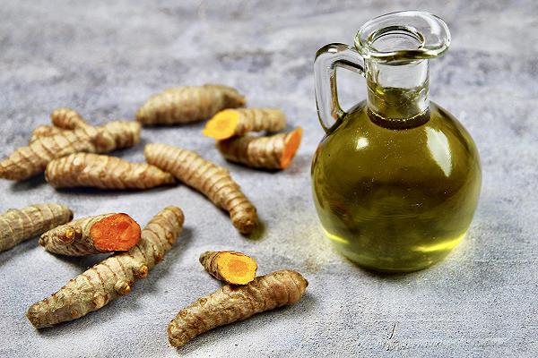 Olio: scappa dagli arresti domiciliari per molire le olive