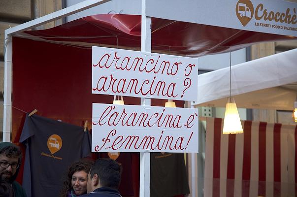 Street food in piazza: pagano per partecipare a un evento mai organizzato