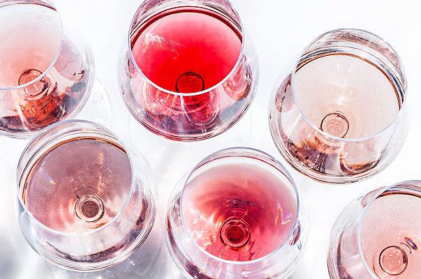 Perché abbiamo cambiato idea sul vino rosè, e quali scegliere