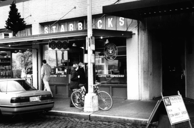 La prima caffetteria Starbucks a Seattle
