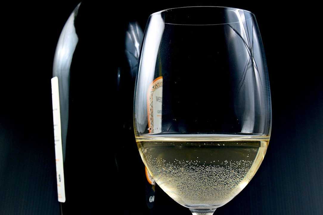 Vino, il miglior bianco al mondo secondo Wine Enthusiast è italiano