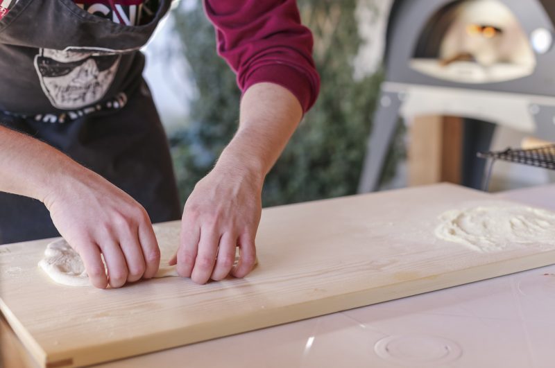 Pizza Napoletana Metodo - Stesura su legno