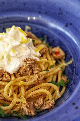 Spaghetti tonno limone e stracciatella: La ricetta perfetta