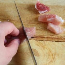 carne tagliata a tocchetti