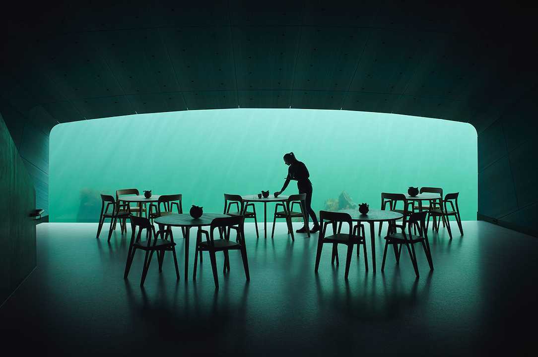 Under: com’è il primo ristorante sottomarino d’Europa, aperto ieri