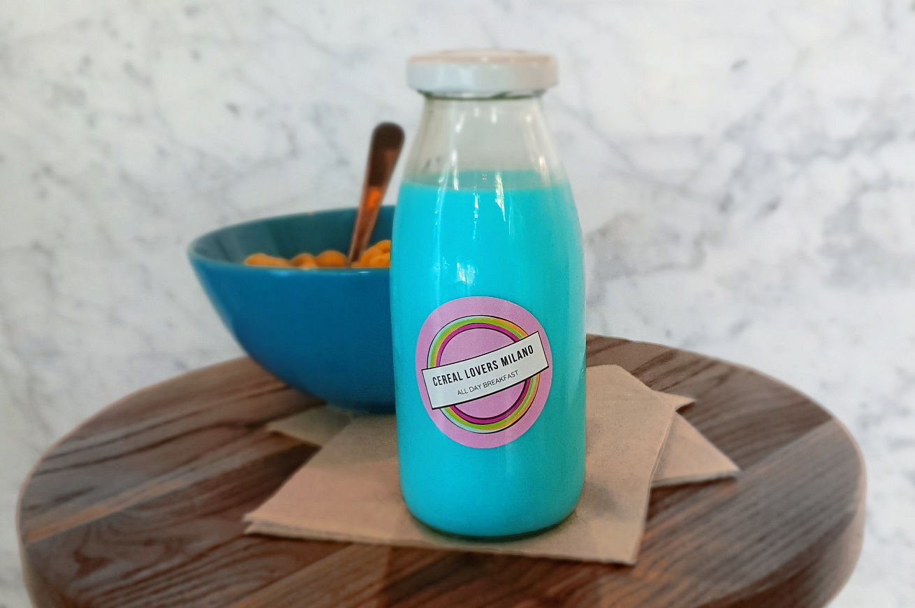 Il Latte Blu di Star Wars targato Deliveroo