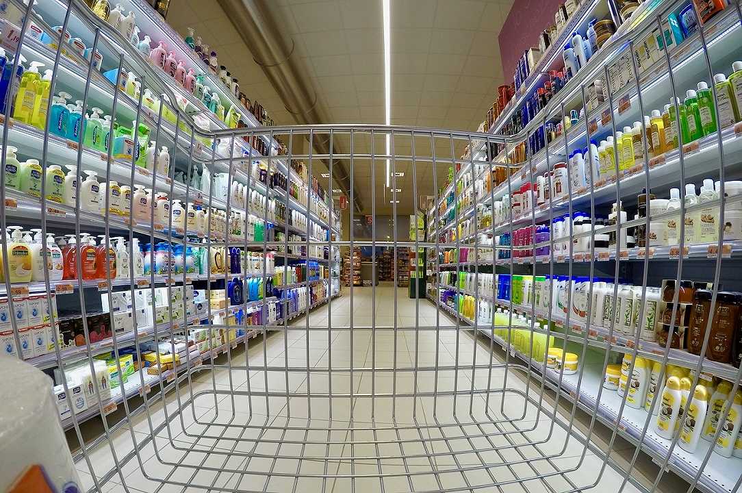 Spesa gratis al supermercato per i bisognosi di Milano