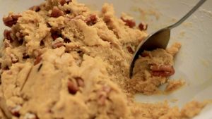 cucchiaiata impasto biscotti sciroppo d'acero