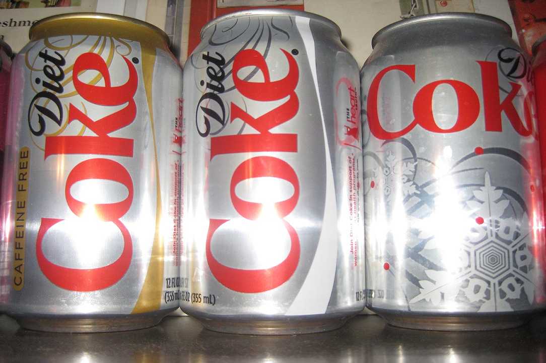 Diet Coke e altre bevande dietetiche: fanno ingrassare, secondo uno studio
