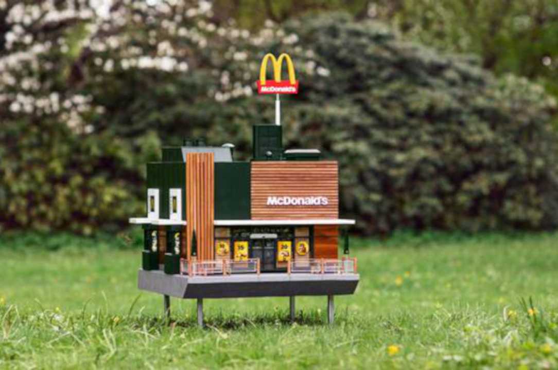 McHive: niente hamburger nel McDonald’s più piccolo del mondo, ma api
