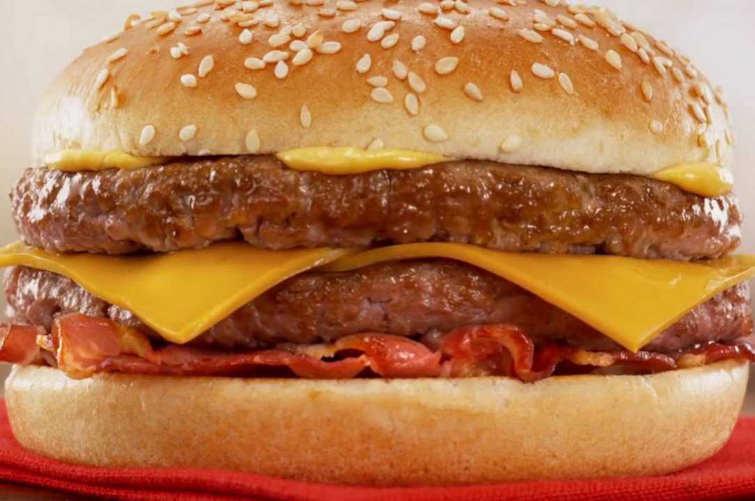 McDonald’s Crispy McBacon a 1 euro per il voto a Casapound?