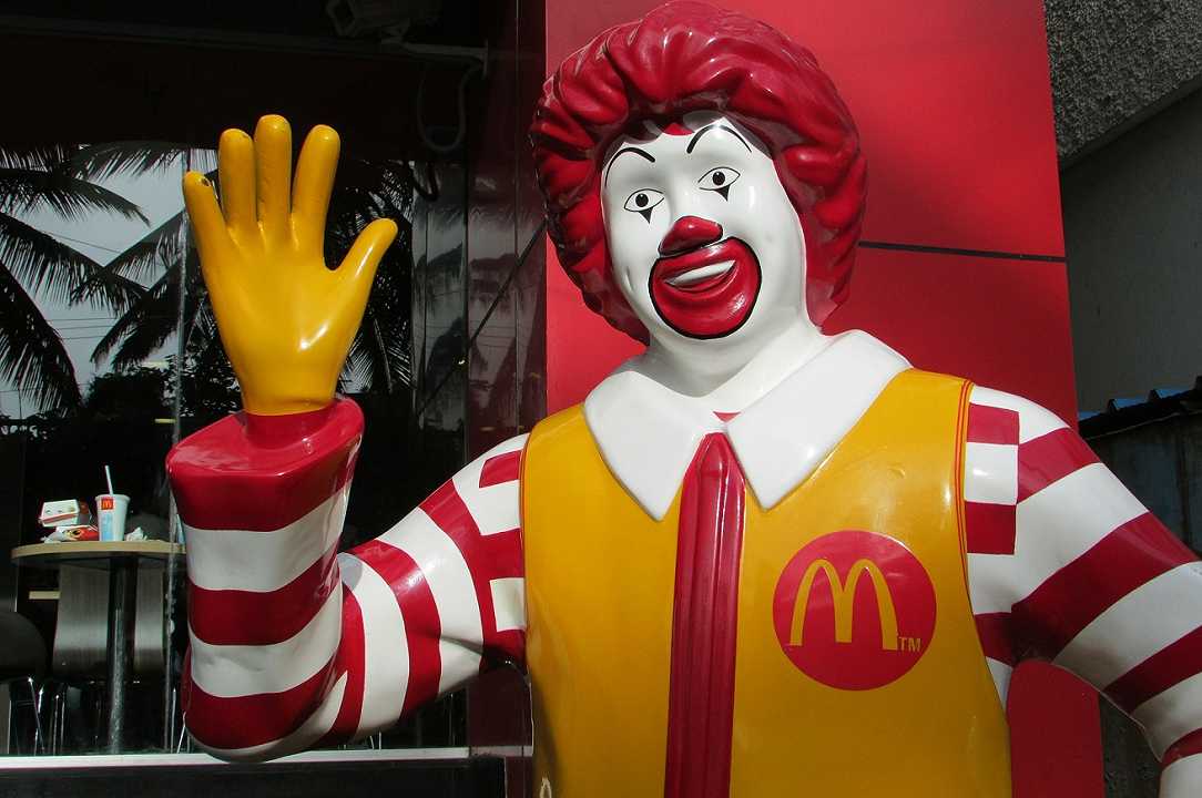 McDonald’s promuove il nuovo panino italiano: “Hey Mafioso”