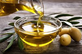 Salento, olio prodotto da ulivi immuni alla xylella